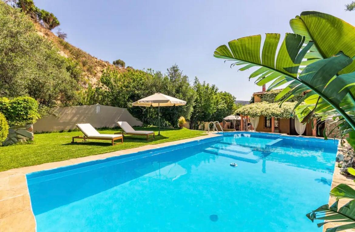 Dm Elegant And Charming Villa Foinikiá 客房 照片